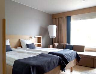 Отель Spahotel Casino Савонлинна Улучшенный двухместный номер с 2 отдельными кроватями - Доступ в спа-центр включен-1